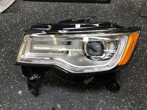 2011+ Jeep Grand Cherokee (Factory HID) to D2S 5.0/G5-R Brackets